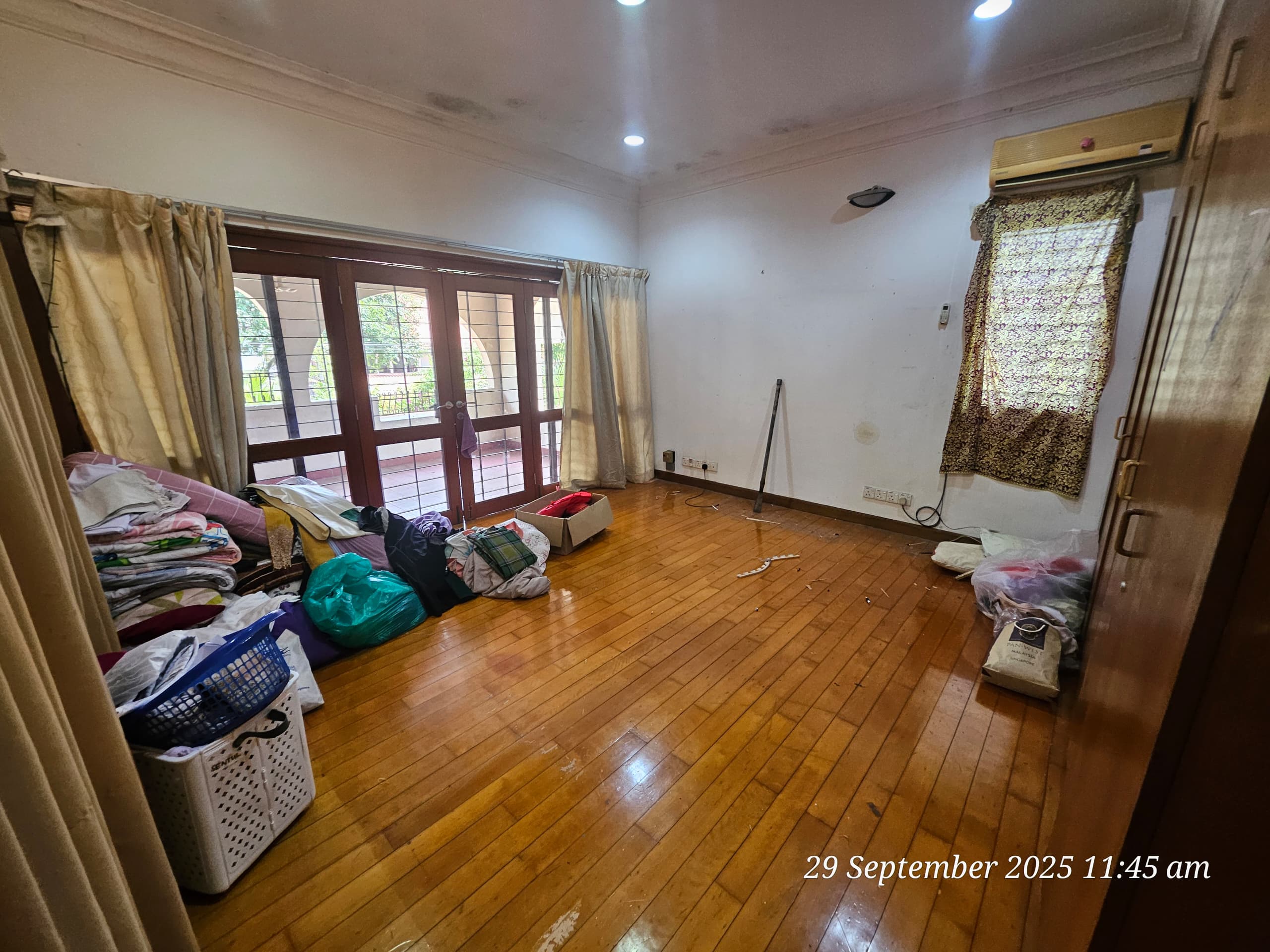 WhatsApp Image 2025-10-03 at 16.35.49